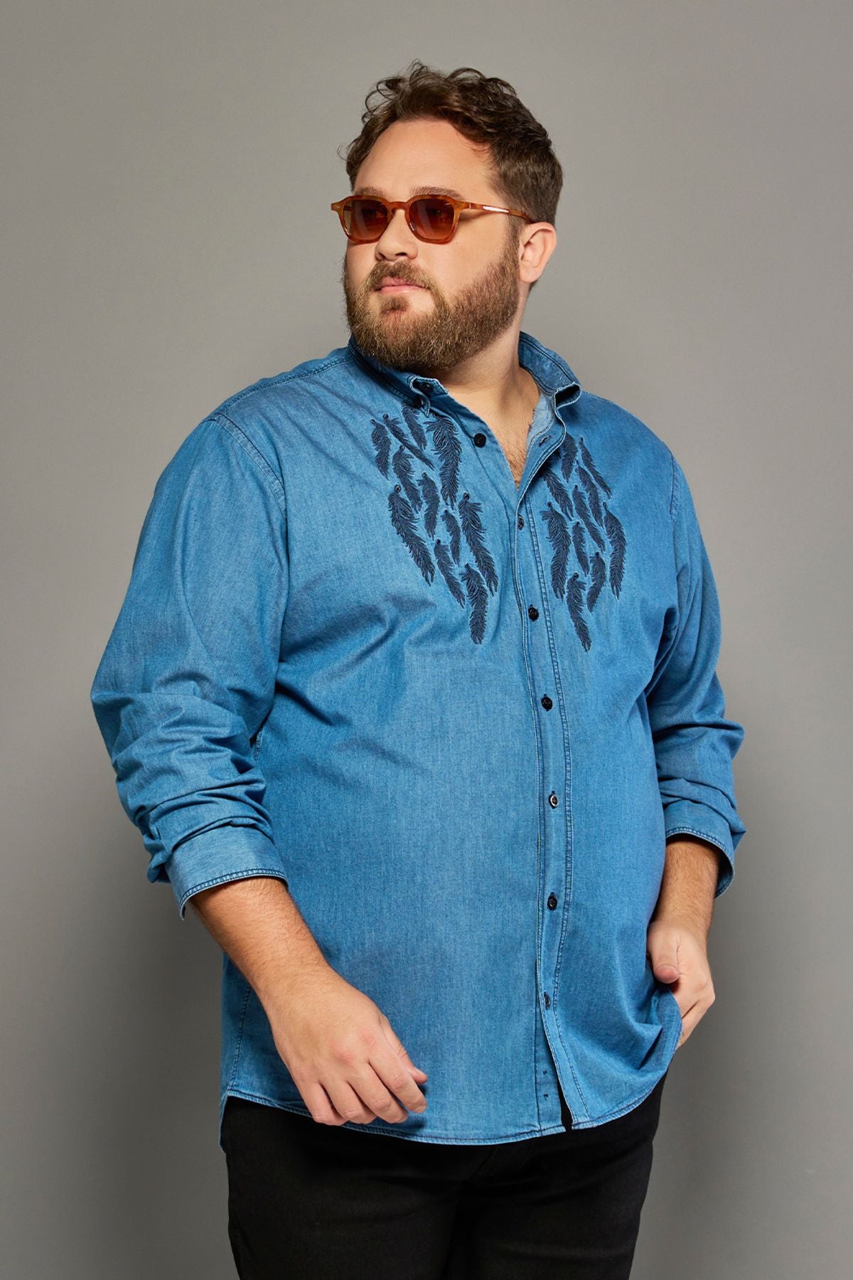 Camisa Jeans Bordada Azul Escuro Mr. Valentim