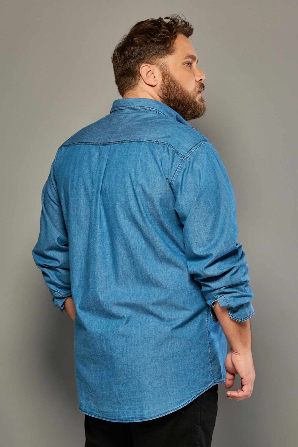 Camisa Jeans Bordada Azul Escuro Mr. Valentim